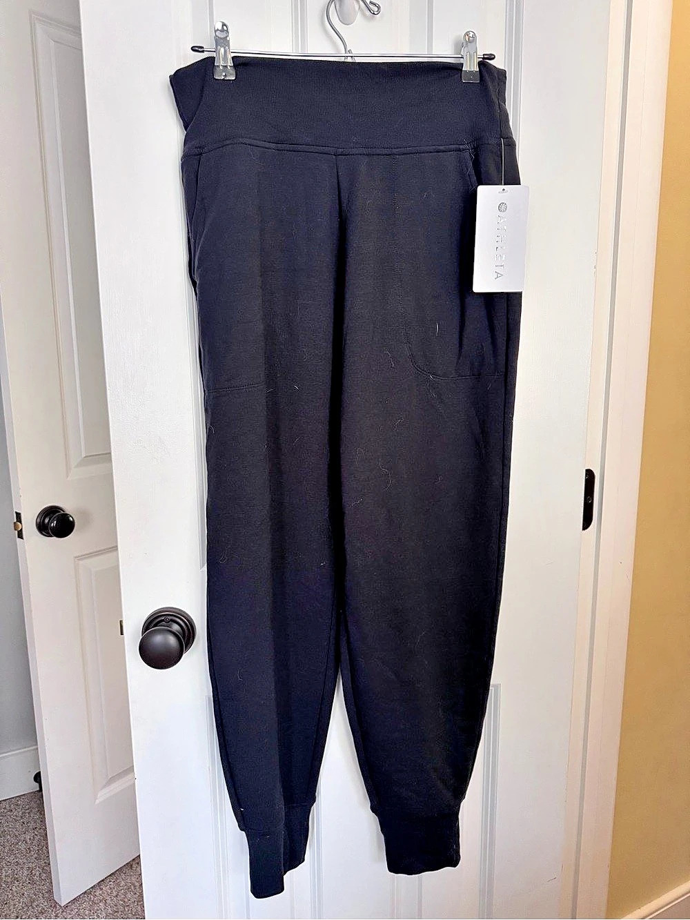 Athleta Coaster Luxe Jogger Black Jogger Size Medium NWT